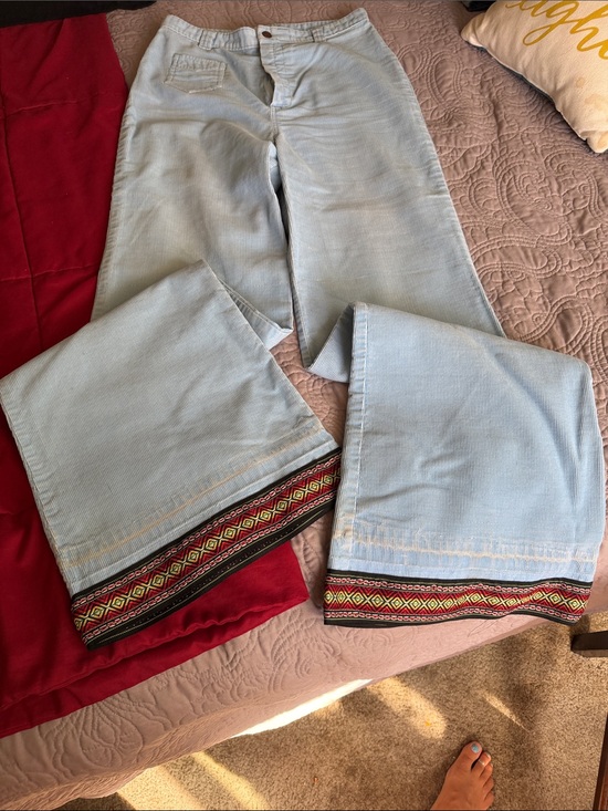 Dittos Denim - Vintage Dittos Light Blue corduroy Wide-Leg Jeans with Embroidered Cuff size 28
